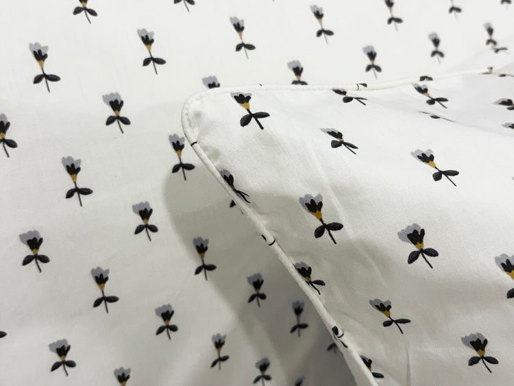 Little Buds Bed Sheet Set in White and Grey