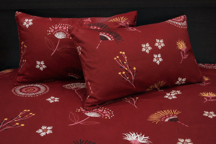 Ink Bloom Custom Bed Sheet Set in Red