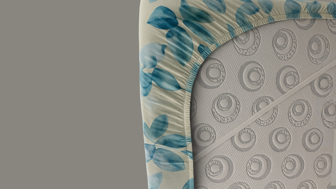 Elastic fitted bedsheet