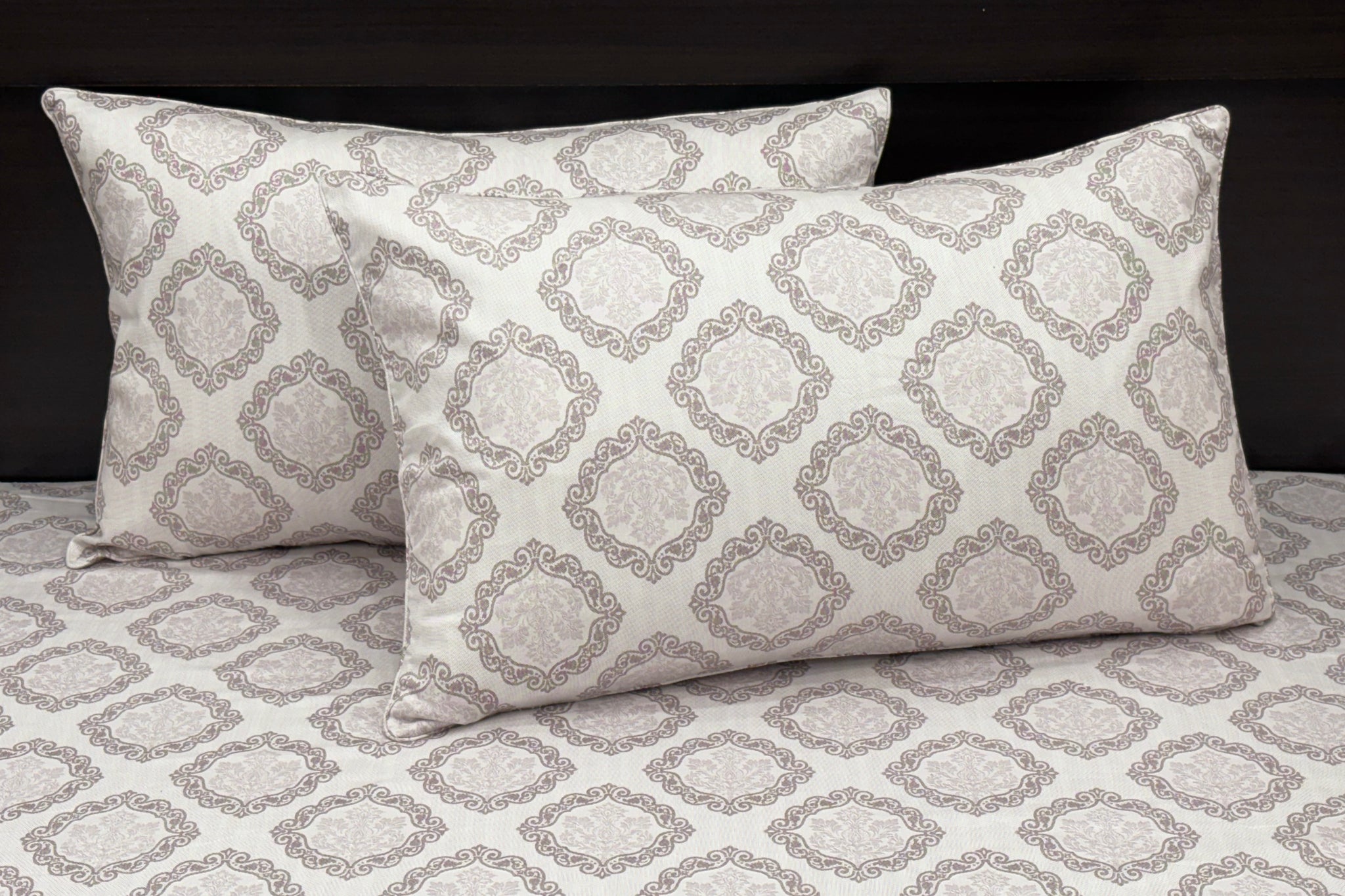 400TC Medallion Print Custom Bed Sheet Set in Shades of Grey and Pink